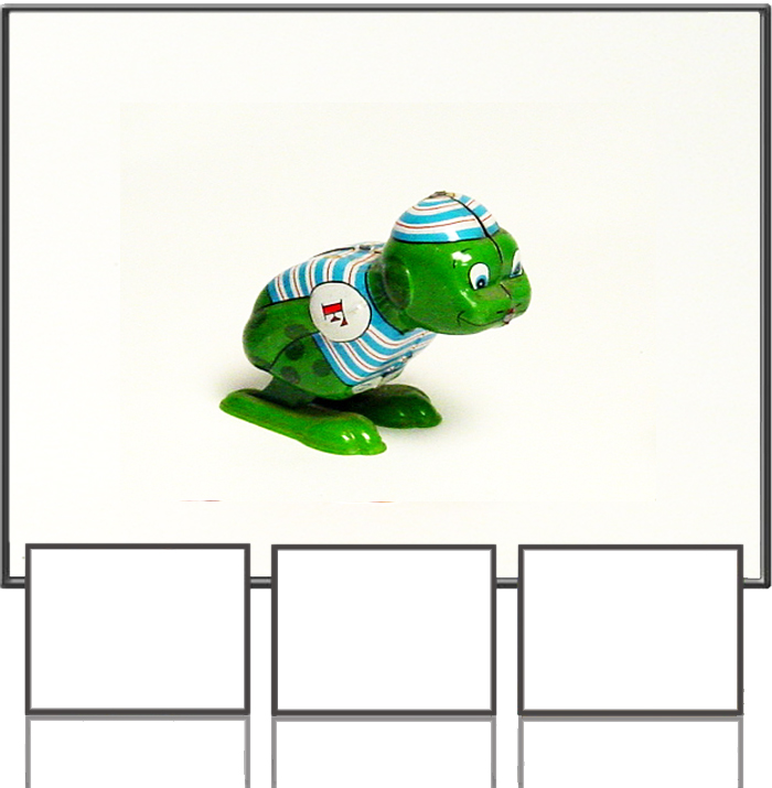 Pecking rooster made by Köhler, US zone Germany, 1945-55s